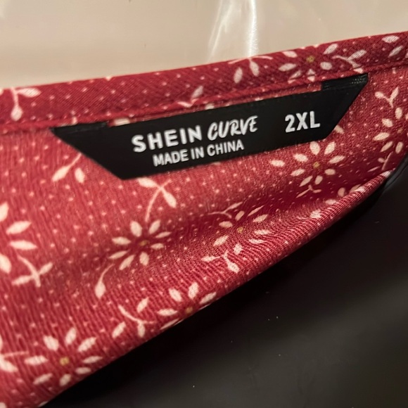 SHEIN CURVE 💋 BURGUNDY RED & WHITE FLORAL GATHERED WAIST BLOUSE TOP Women’s 2X - Picture 6 of 10